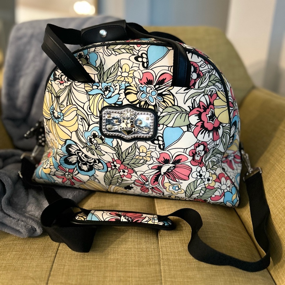 Kathy Van Zeeland Weekender bag


✨VINTAGE VIBES✨